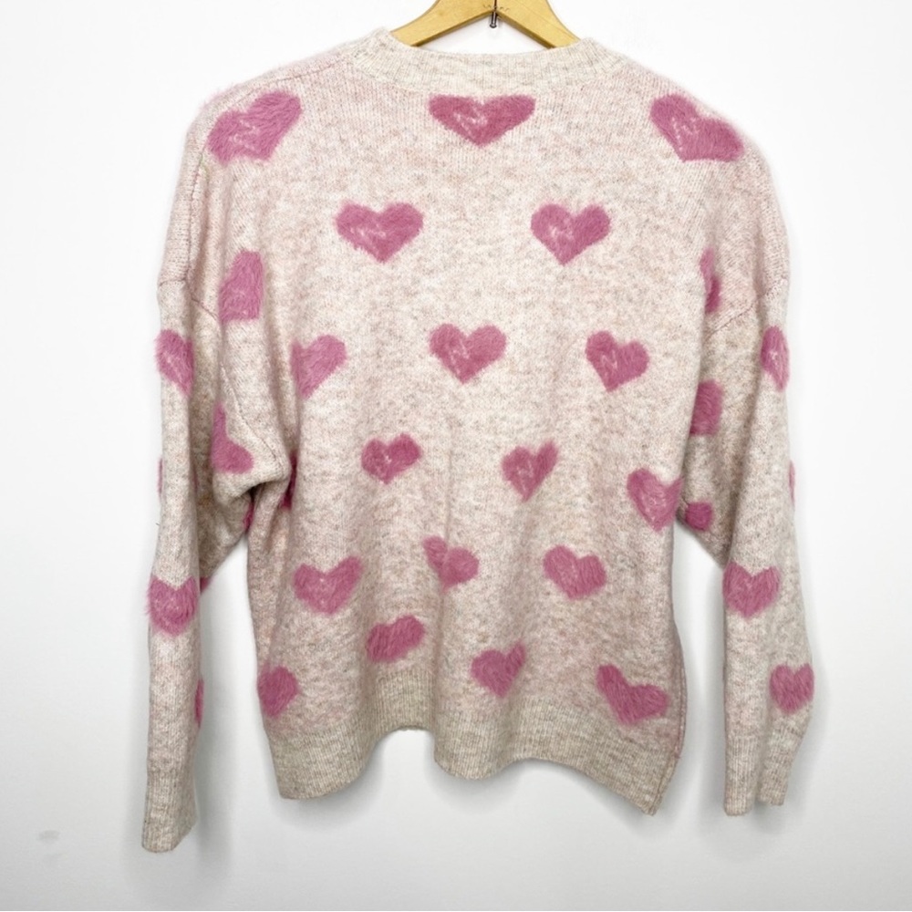 Chicwish pink hearts sweater boxy Very Soft!
Size large/XL